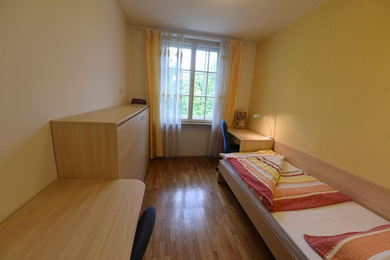 卢布尔雅那Saint Ignatius Retreat House住宿加早餐旅馆 外观 照片