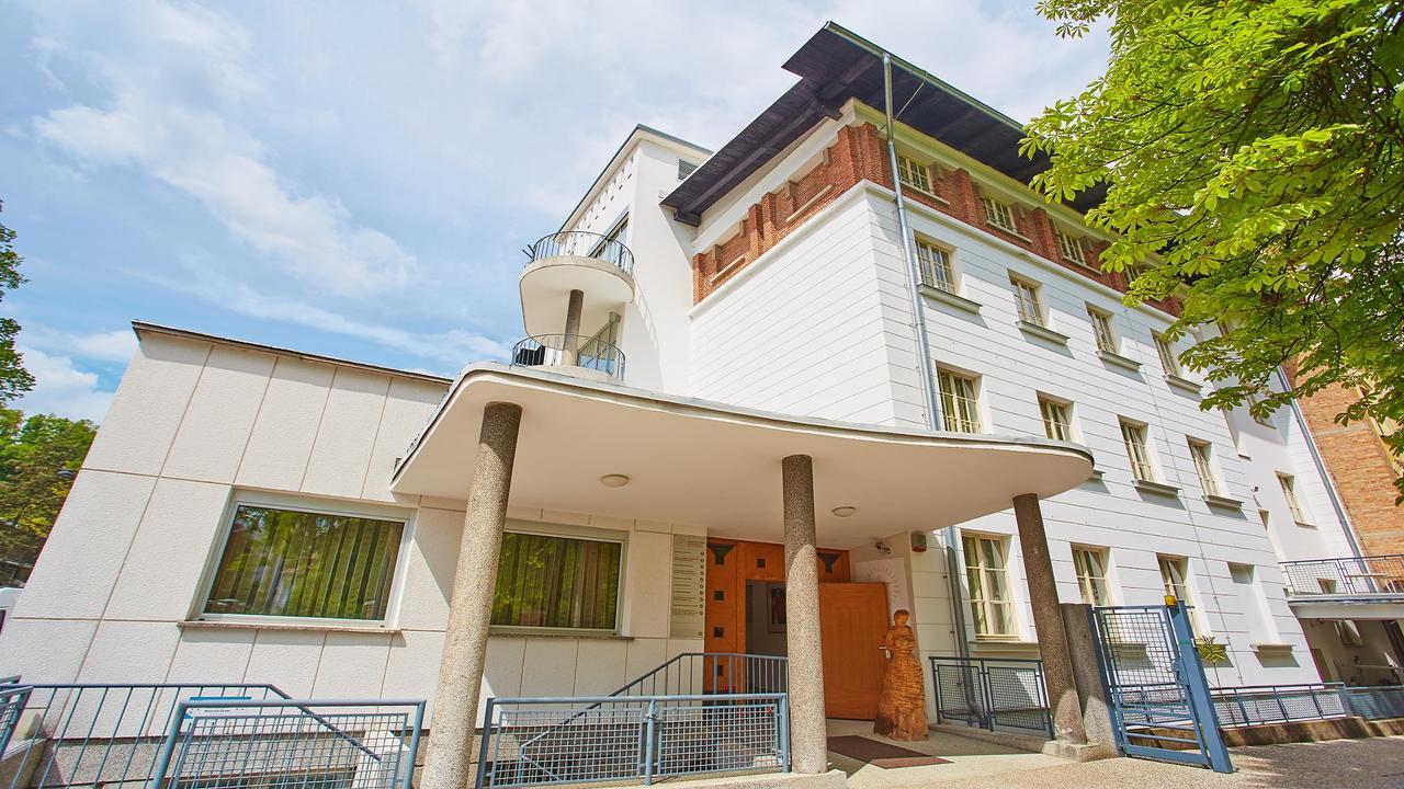 卢布尔雅那Saint Ignatius Retreat House住宿加早餐旅馆 外观 照片